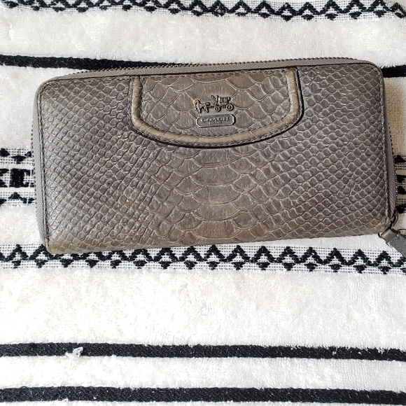 Coach Handbags - 🌵Coach Snakeskin Wallet in 🌵